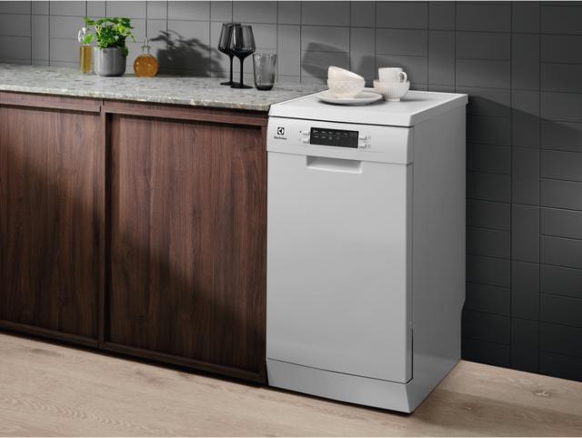 Actual product image Electrolux ESS42220SW dishwasher Freestanding 9 place settings E