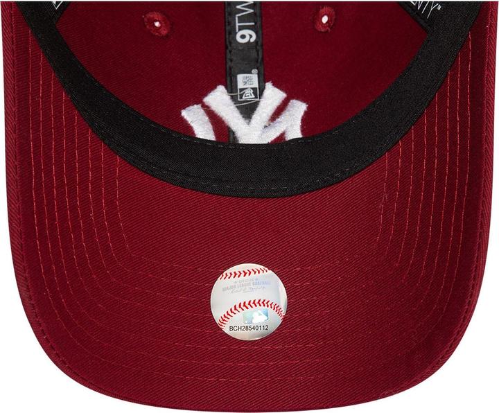 Actual product image New Era 9Twenty Casual Cap - New York Yankees Cardinal (One size)