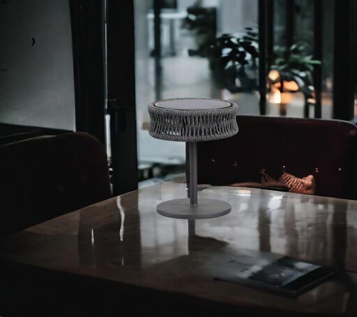 Image du produit Cane-line Illusion Table Lamp Small, Lampe sans fil Solaire, module LED inclus (IP44)