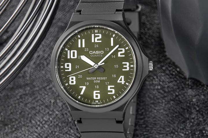 Image du produit Casio MW-240-3B (Montre analogique, 43 mm)