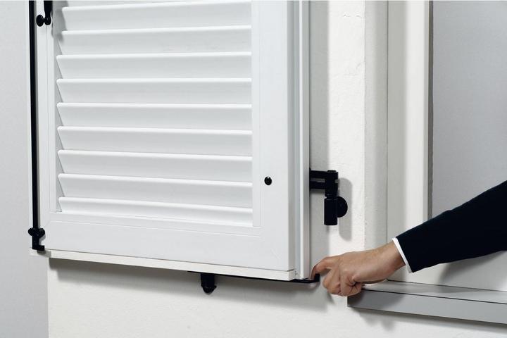 Actual product image Maco RUSTICO comfort shutter holder for windows, self-locking, left, black (1 pcs.)