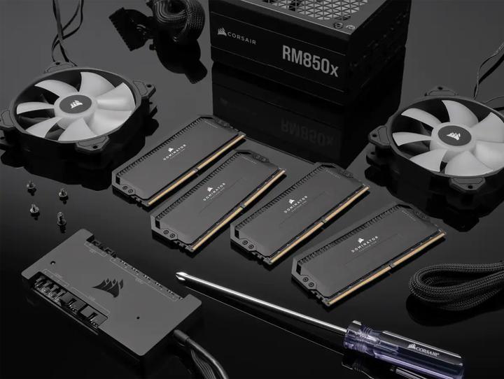 Produktbild Corsair Dominator Platinum RGB (2 x 16GB, 6400 MHz, DDR5-RAM, DIMM)