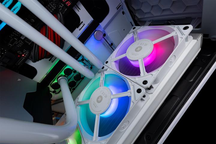 Actual product image EKWB EK Loop Fan FPT 120D-RGB 550-2300 wh 3831109898048 (120 mm, 1 x)