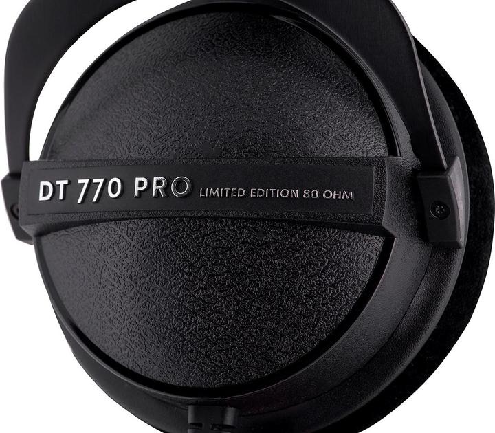 Actual product image Beyerdynamic DT 770 Pro Black Limited Edition (No noise cancelling, Cable)