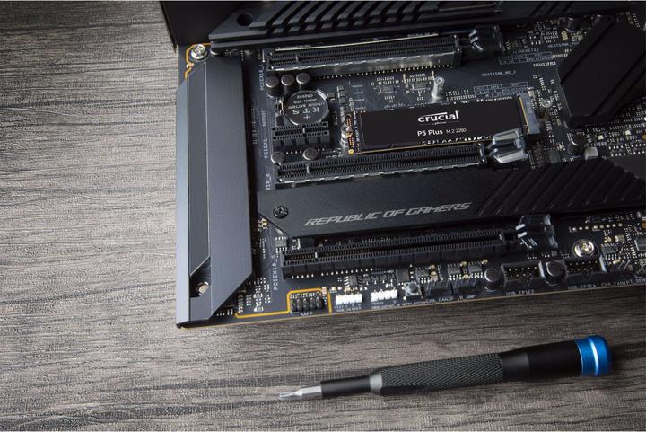 Actual product image Crucial P5 Plus (2000 GB, M.2 2280)