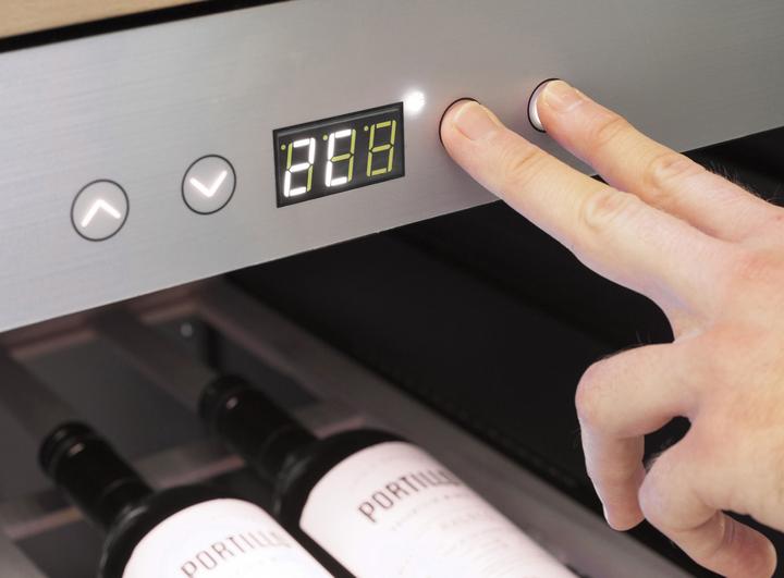 Produktbild Caso WineComfort 1260 Smart Weinkühler mit Kompressor Freistehend, 126 Flasche(n)
