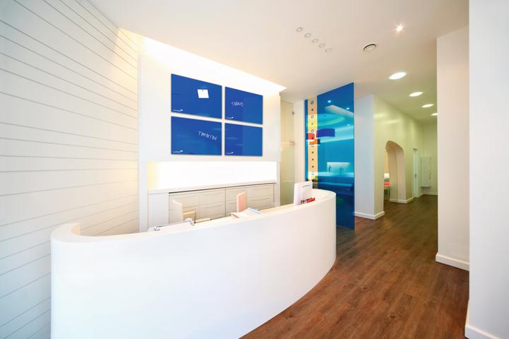 Actual product image Legamaster Magnetic Glassboard Colour (90 x 120 cm)