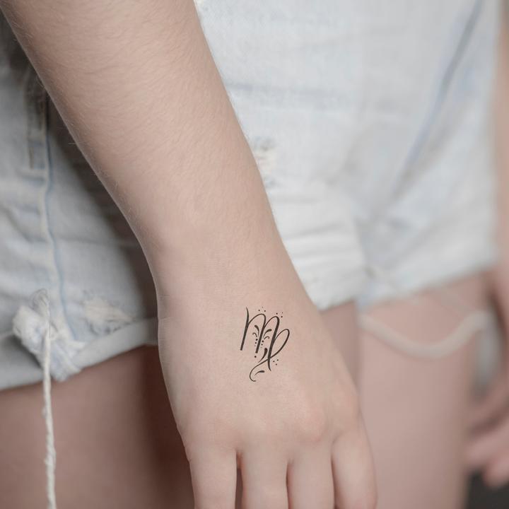 Produktbild minink Temporäres Tattoo: Sternzeichen Jungfrau in kalligrafischer Schrift