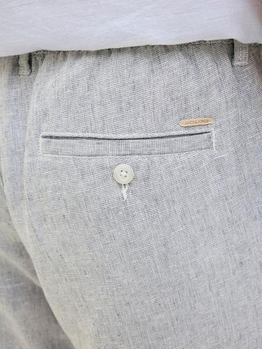 Actual product image Jack & Jones Tapered Fit Shorts Shorts (M)