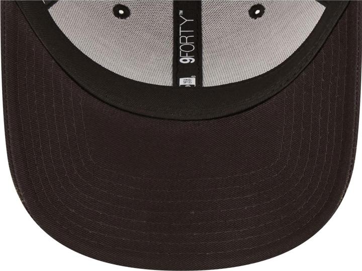 Actual product image New Era 9Forty Strapback Cap - Outline Chicago Bulls