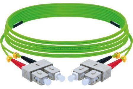 Produktbild Exertis Connect LWL Patchkabel, 50/125 µm, OM5-Faser, SC Duplex Stecker/Stecker, UPC, lindgrün, 10 m UPC-Schliff (CAT6, 10 m)