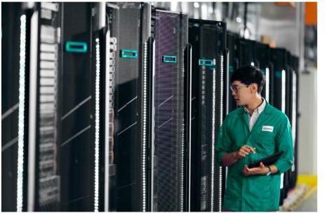 Produktbild HPE ProLiant DL380 Gen11 LFF Front Tri-Mode Cable Kit