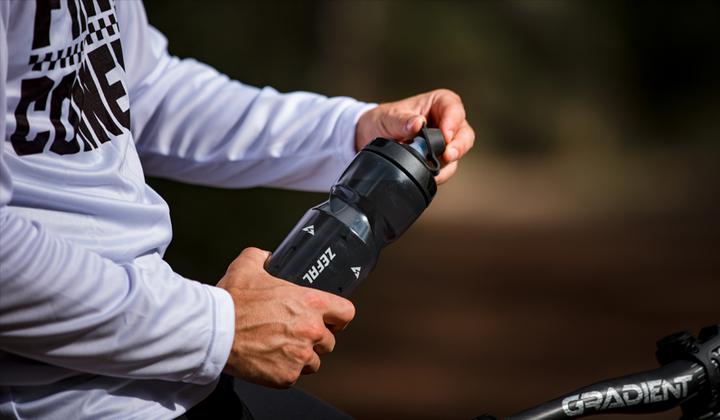Actual product image Zefal Sense Soft 80 No-Mud Bottle - Translucent (0.80 l)
