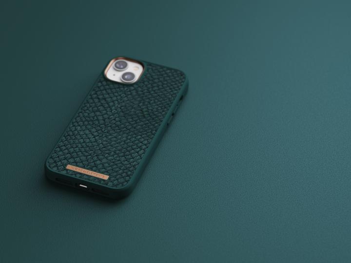 Actual product image Njord Hard Cover Salm.Leather Magsafe Case green (Apple iPhone 14 Plus)