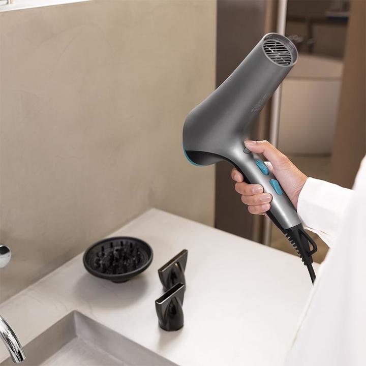 Produktbild Cecotec Bamba IoniCare 5320 Flashlook Black Hair Dryer 2200W with Two Concentrators and a Diffuser Ion Techn