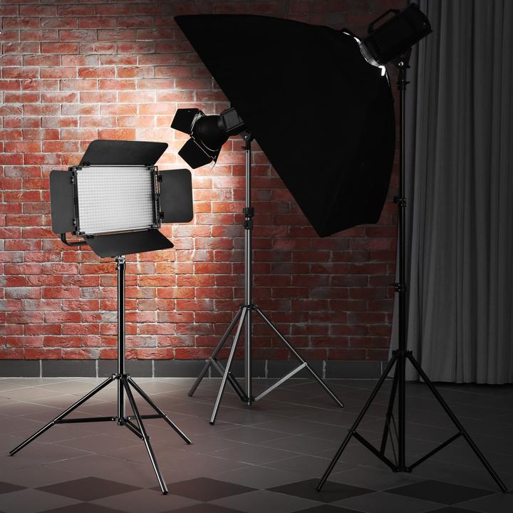 Actual product image Walimex LED Niova 600 Plus Daylight + Tripod WT-806 (Surface luminaire)