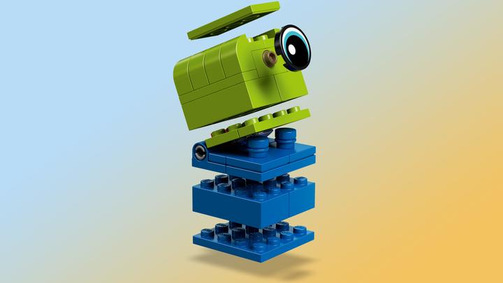 Actual product image LEGO Lucy (70827, LEGO DC)