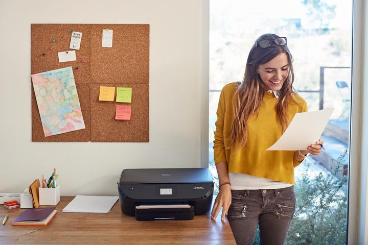 Produktbild HP Envy 5545 All-in-One - Multifunktionsdrucker - Farbe - Tintenstrahl - 216 x 297 (Tintenpatrone, Farbe)