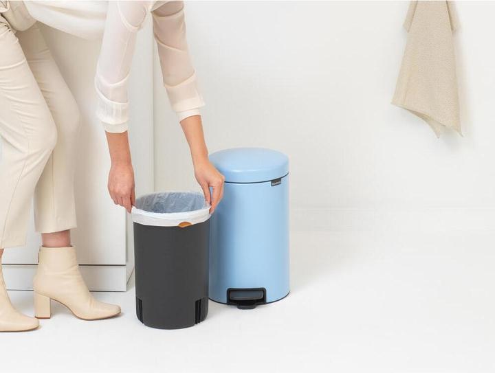 Produktbild Brabantia Treteimer NewIcon 12 l, Dreamy Blue (12 l)