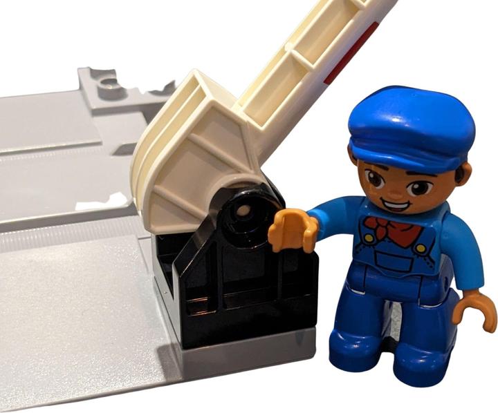 Image du produit LEGO Passage à niveau avec barrière et gardien - NOUVEAU! Quantité 1x