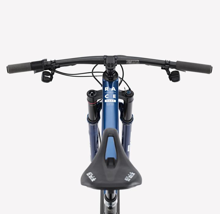 Image du produit Rockrider Vélo VTT tout suspendu XC cadre carbone RACE 940 S LTD, Bleu