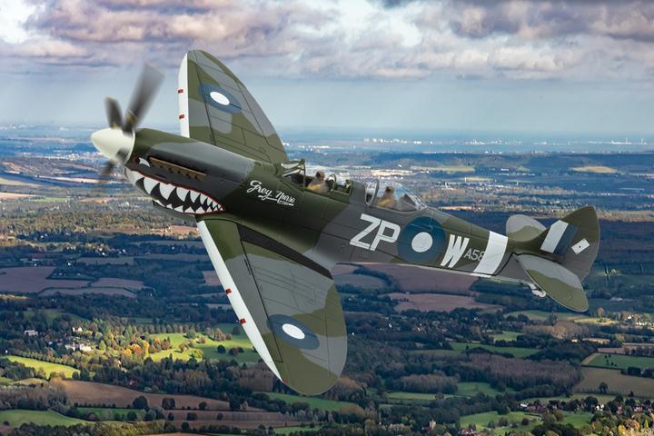 Produktbild Corgi Supermarine Spitfire T.9 TE308 (G-AWGB) A58 'Grey Nurse' Sharkmouth
