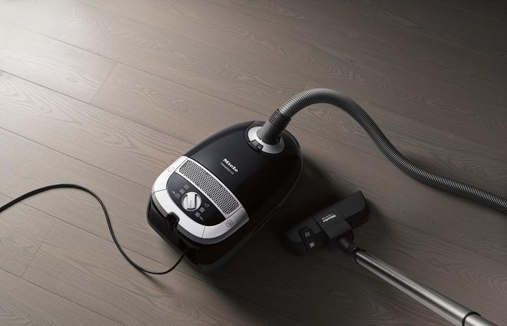 Produktbild Miele Complete C2 Black Powerline