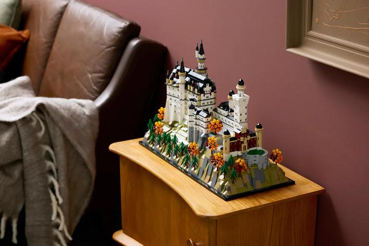 Produktbild LEGO 21063 Confidential (21063, LEGO Architecture)