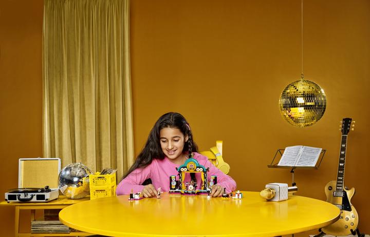 Actual product image LEGO Andrew's Talent Show (41368, LEGO Friends)