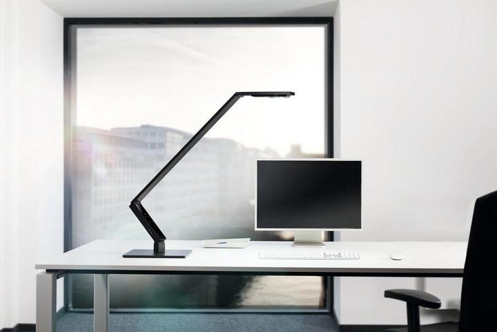 Produktbild Luctra Table Pro 2 Linear Base LED Schreibtischlampe, biologisch wirksames Licht, dimmbar (945 lm)