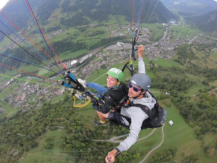 Produktbild Smartbox Aufregender Paragliding-Flug über die Schweizer Alpen ab Verbier (2 Pers.)