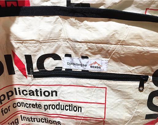 Immagine prodotto Bekos Upcycling - Borsa a tracolla XL realizzata con sacchi di cemento riciclati Montagna