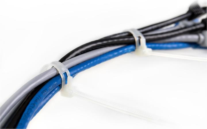 Image du produit StarTech 12cm(5") Liens de serrage réutilisables, 7mm(1/4") de large, 30mm(1-1/8") de diamètre 22kg(50lb) (Serre-câbles en plastique, 8 mm, 100 pcs)