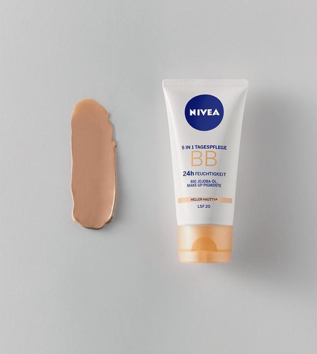 Productafbeelding NIVEA 24h 5 In 1 Dagcrème BB (Licht huidtype)