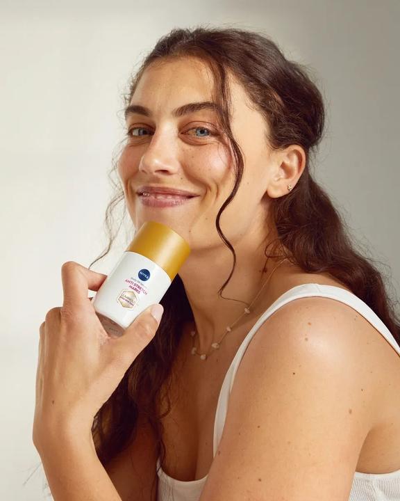 Actual product image NIVEA Luminous Body Öl-Serum Anti-Dehnungsstreifen (Body oil, 100 ml)