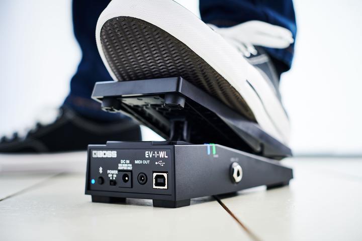 Image du produit BOSS (Electronics) EV-1-WL Pédale d'expression MIDI sans fil (Guitare)