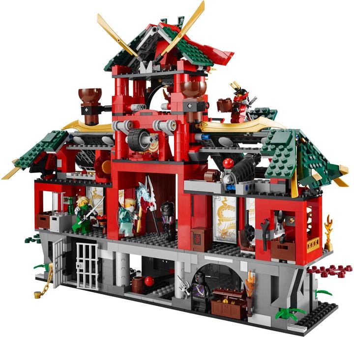 Actual product image LEGO Battle for Ninjago City (70728, LEGO Ninjago)