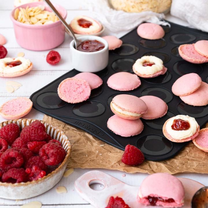 Actual product image Mastrad Macarons baking mat silicone