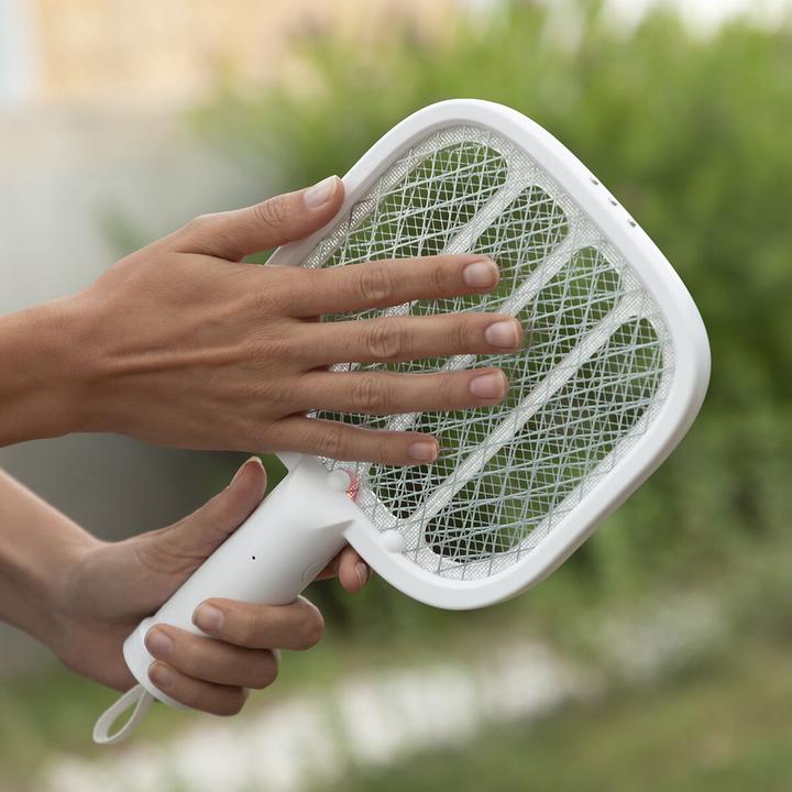 Actual product image InnovaGoods Rechargeable 2 in 1 mosquito lamp and electric fly swatter Swateck