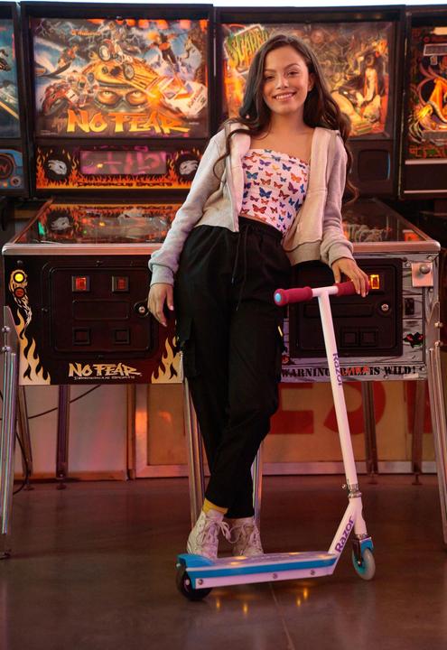 Produktbild Razor E-Scooter E Party Pop White/Purple (12 km/h, 6 km, 80 W)