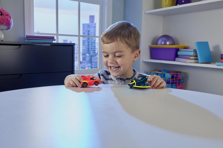 Actual product image Fisher-Price Batwheels Lichteffekt Rennautos - Redbird & Friend