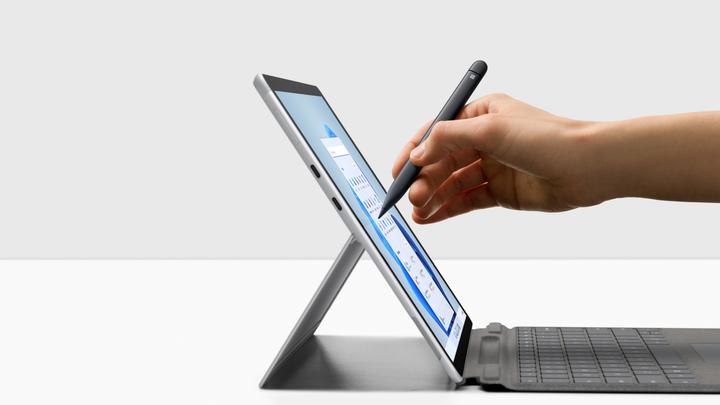 Produktbild Microsoft Surface Pro X (13", Microsoft SQ1, 8 GB, 128 GB, DE)
