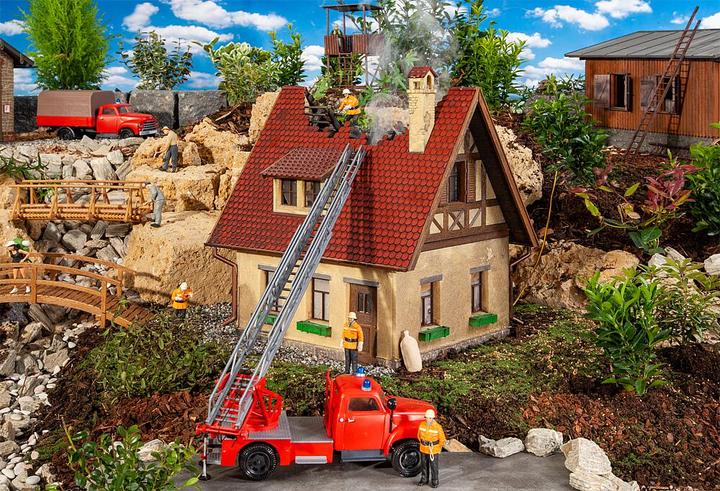 Produktbild Faller Brennendes Haus