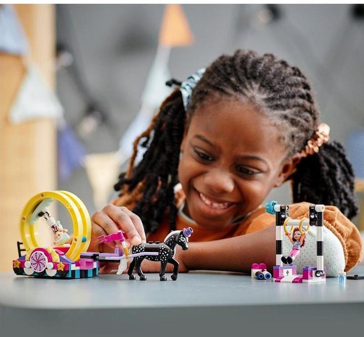 Produktbild LEGO Magische Akrobatikshow (41686, LEGO Friends)