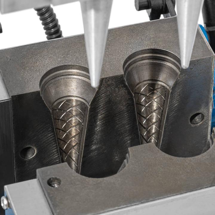 Produktbild Royal Catering Waffeleisen für Eiswaffeln 50 - 60 Waffeln/h Ø 47 x 112 mm 1500 W