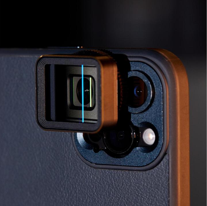 Actual product image ShiftCam Smartphone lens LensUltra 1.33x Anamorphic