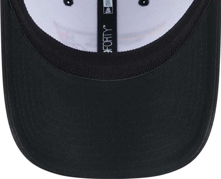 Actual product image New Era New England Patriots Crucial Catch 9Forty Cap (One size)