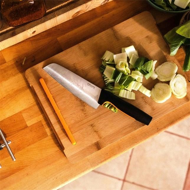 Produktbild Fiskars Functional Form Santoku knife (16 cm)