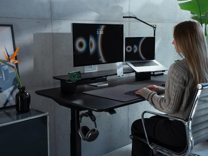 Actual product image Balolo Desk Cockpit All Black (Massiv) Schreibtisch