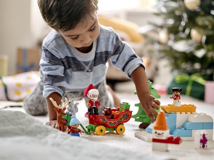 Image du produit LEGO Plaisirs d'hiver avec le Père Noël (10837)